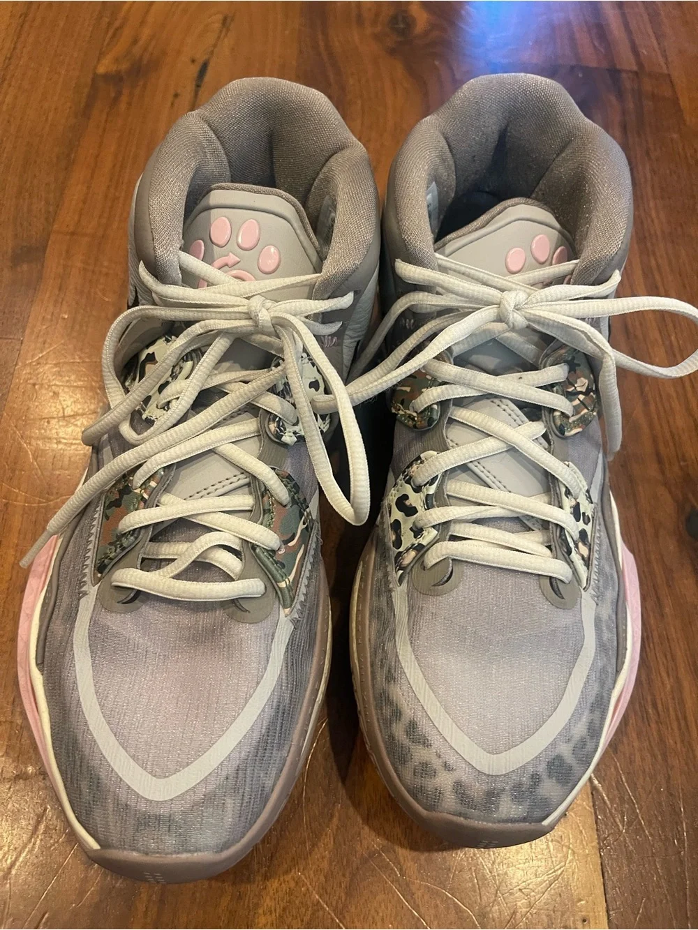 Nike Women's Gray and Pink Leopard (Kyrie Irving Infinity Leopard Camo)